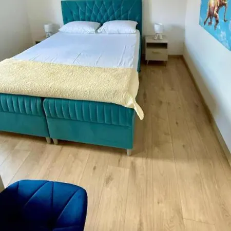 شقة Two-bedroom With Terrace