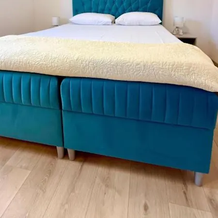 Two-bedroom With Terrace Apartman