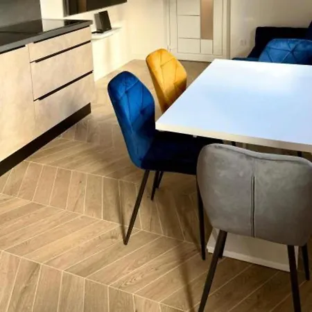 Two-bedroom With Terrace Apartman Sreser