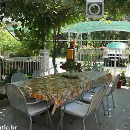 Two-bedroom With Terrace Apartman Sreser